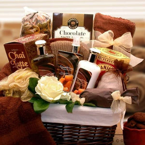 The Caramel Indulgence Spa Basket is a gift that surrounds the body in an intoxicating essence that’s exotic, delicate and thoroughly romantic. 